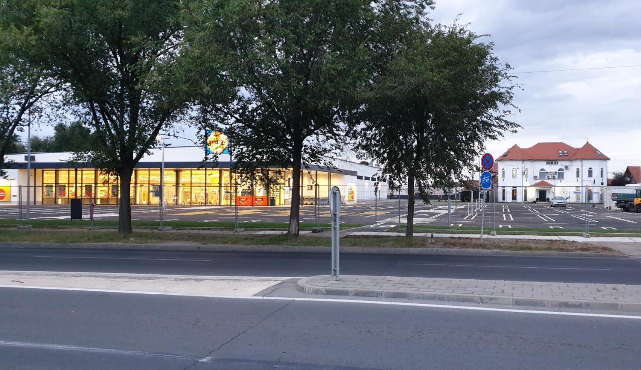 Apartmani Diksi Zrenjanin Luaran gambar