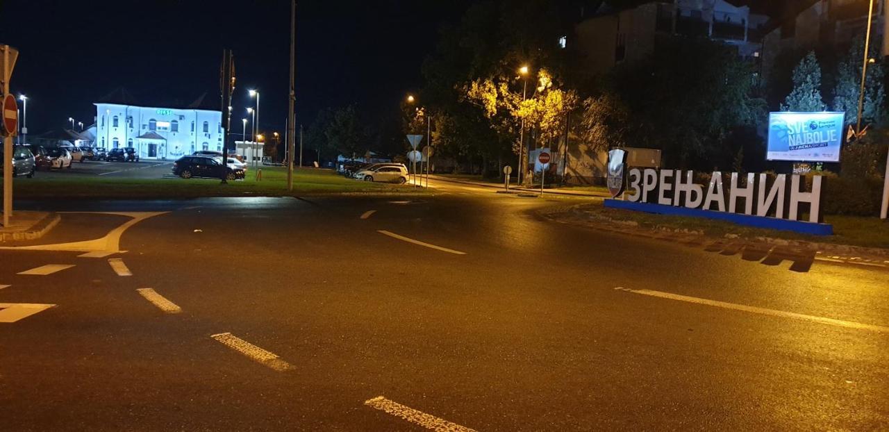 Apartmani Diksi Zrenjanin Luaran gambar